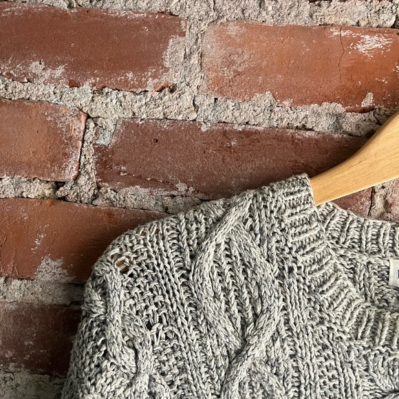 Banana Republic Unisex Cotton Linen Silk Crewneck Sweatshirt in Beige Cableknit - Picture 4 of 7